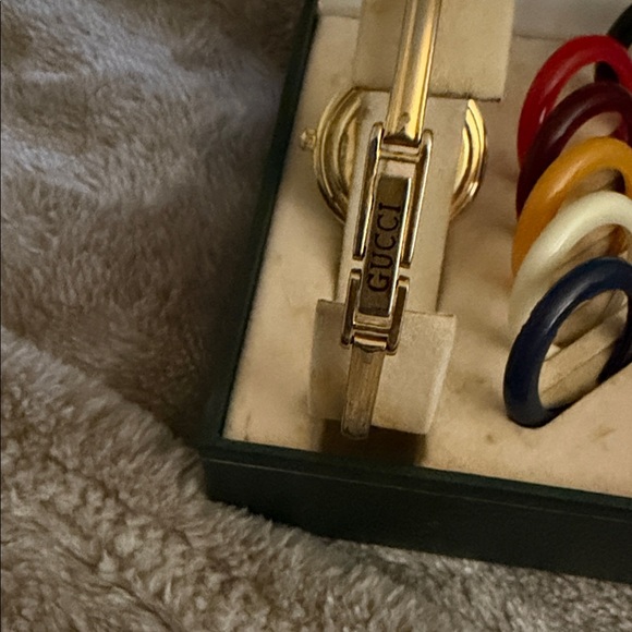 Vintage Gucci Interchangeable Bezel Watch - Picture 6 of 15